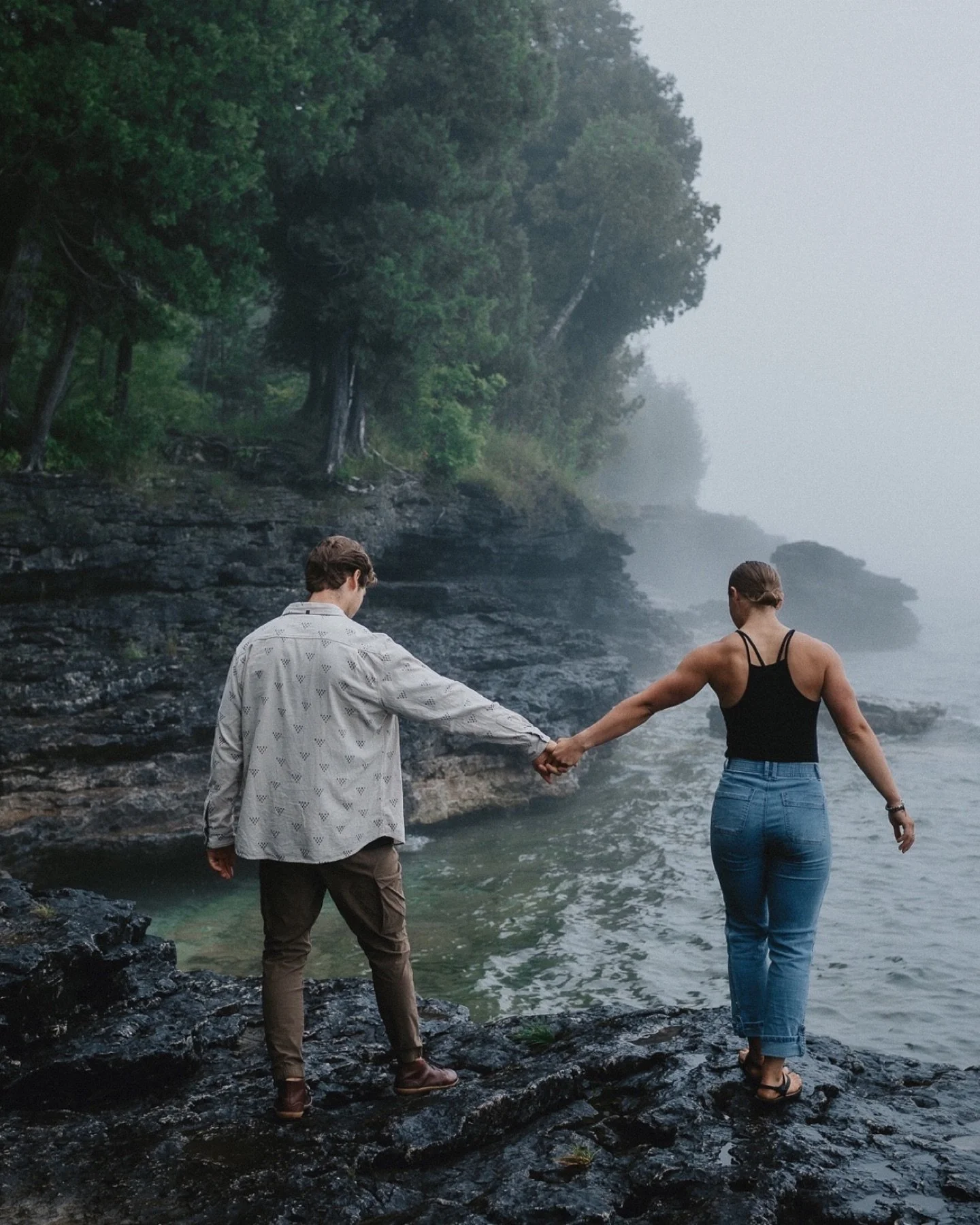 Cave Point at sunrise did not disappoint. 🖤

#1yearanniversary #doorcounty #cavepointcountypark