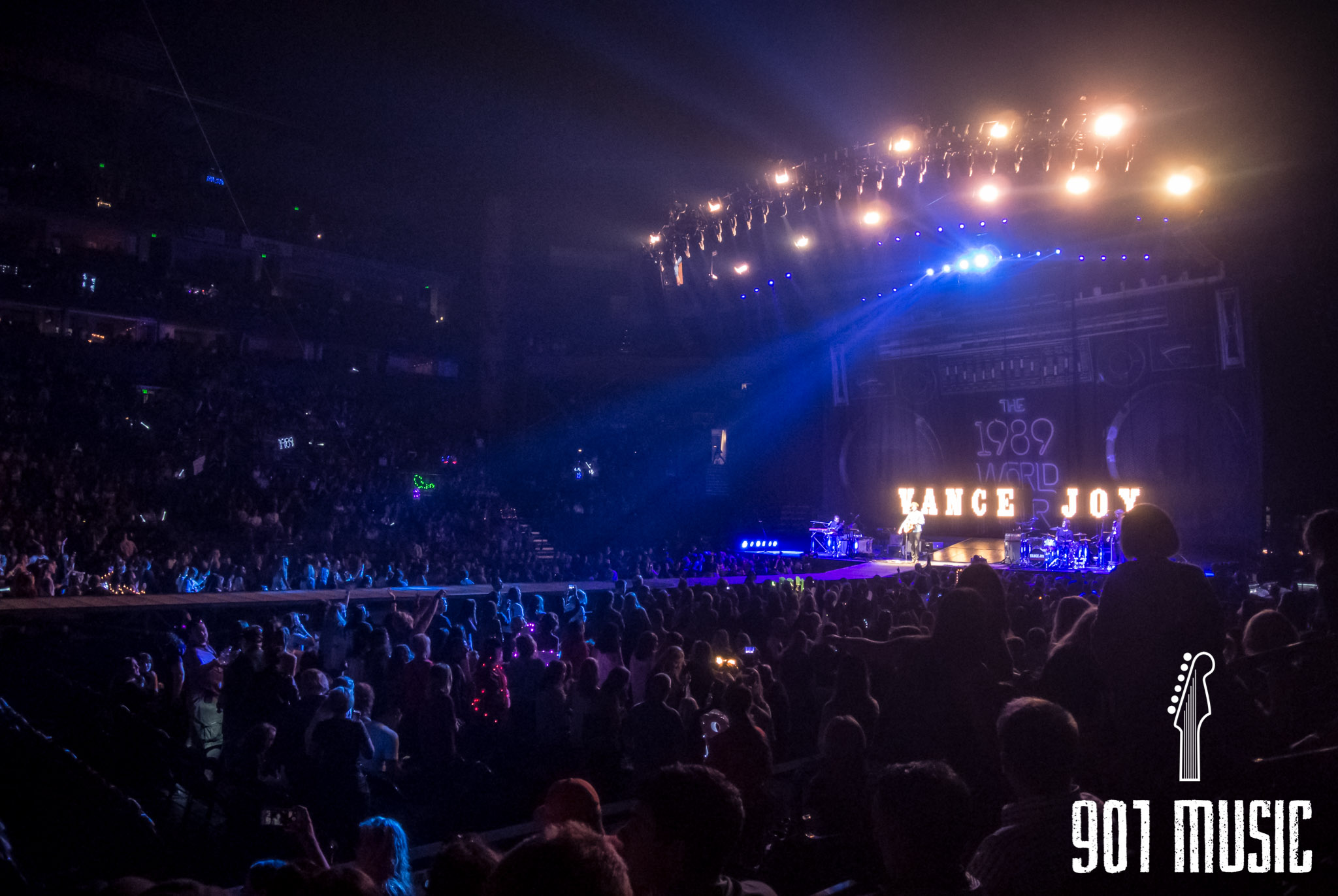 Photo credit: @NathanArmstrong via point & shoot camera from seat.