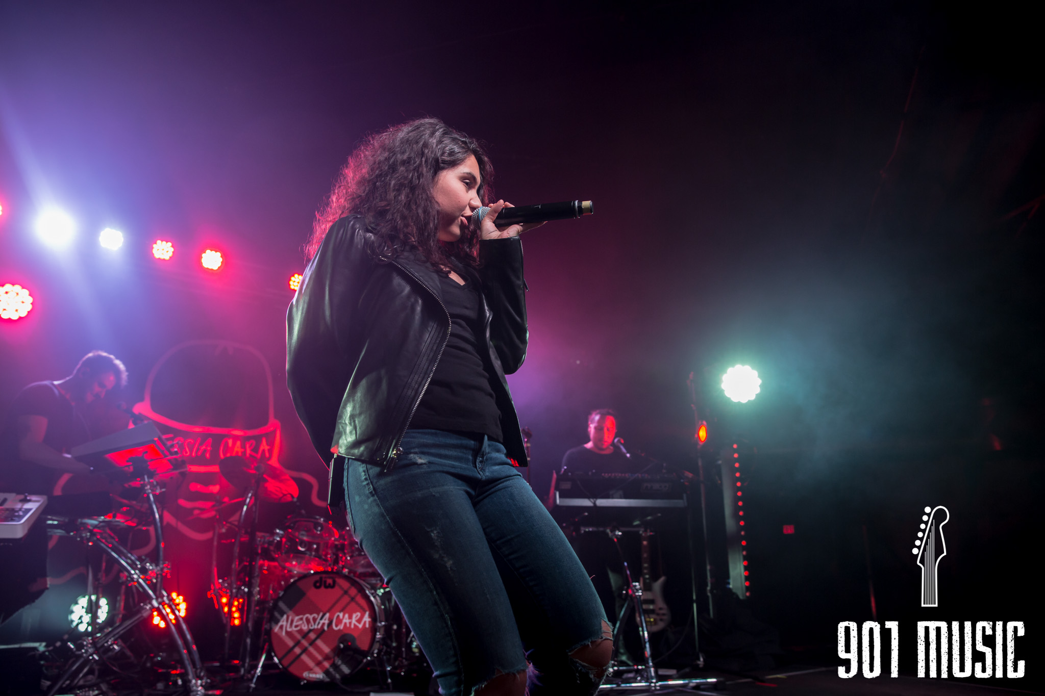 na-02022016-Alessia Cara-32.jpg