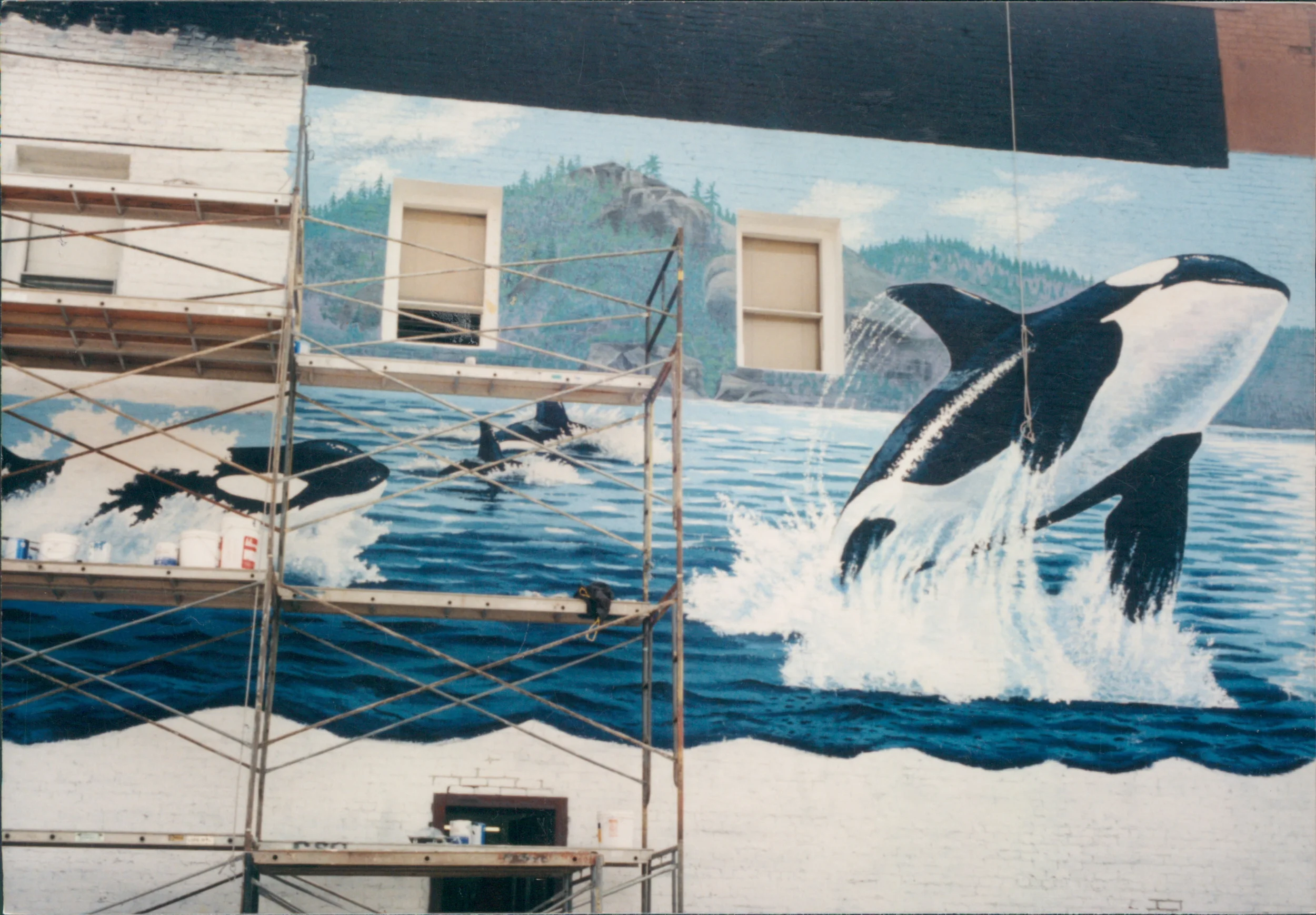 Mural on large brick building