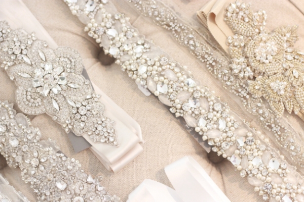 (photo via Posh Bridal in Wayzata)