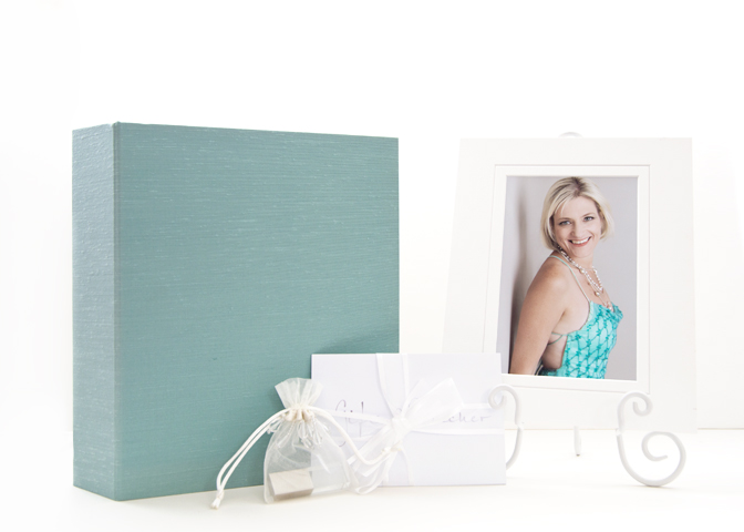 aqua folio.jpg