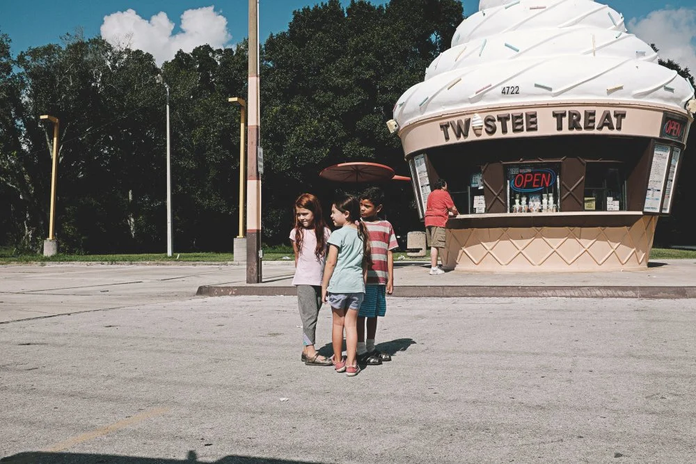 florida-project-the-2017-007-kids-outside-twistee-treat-ice-cream-shack.jpg