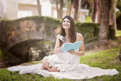 Intutive Medium Lindsay Marino