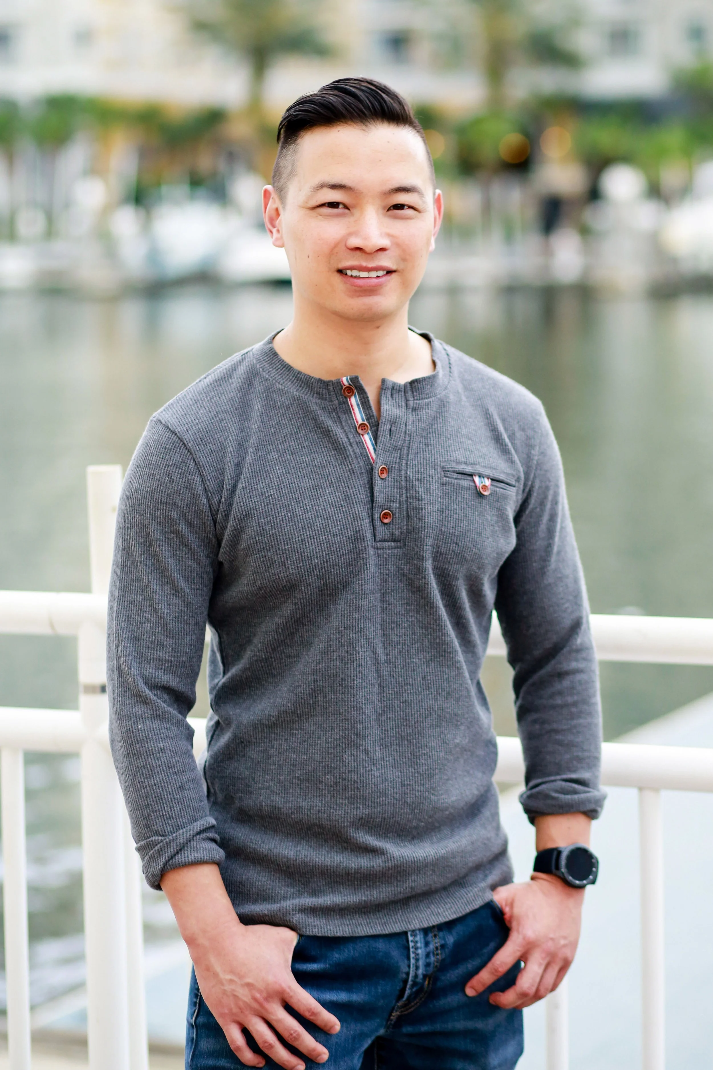 Should I hire a professional photographer for my dating profile photos?