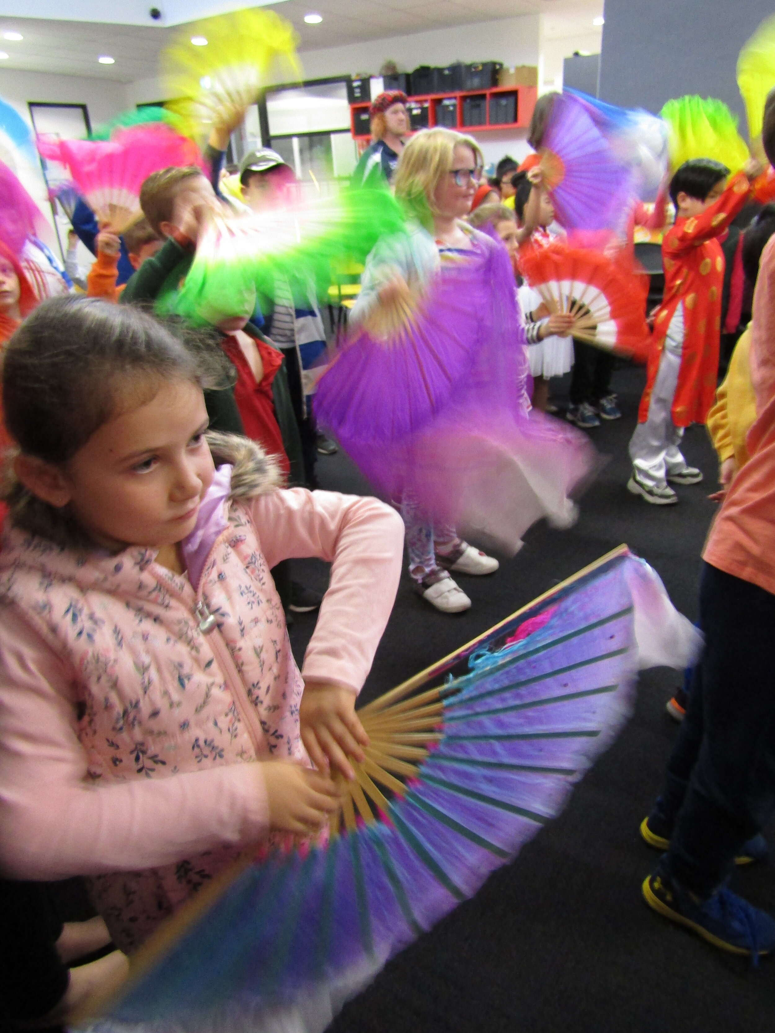 Fan Dance - Cultural Program.JPG