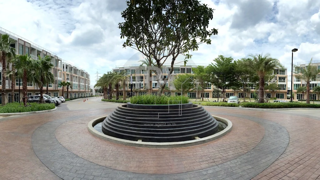 พื้นที่อาคารพาณิชย์ด้านหน้าโครงการ