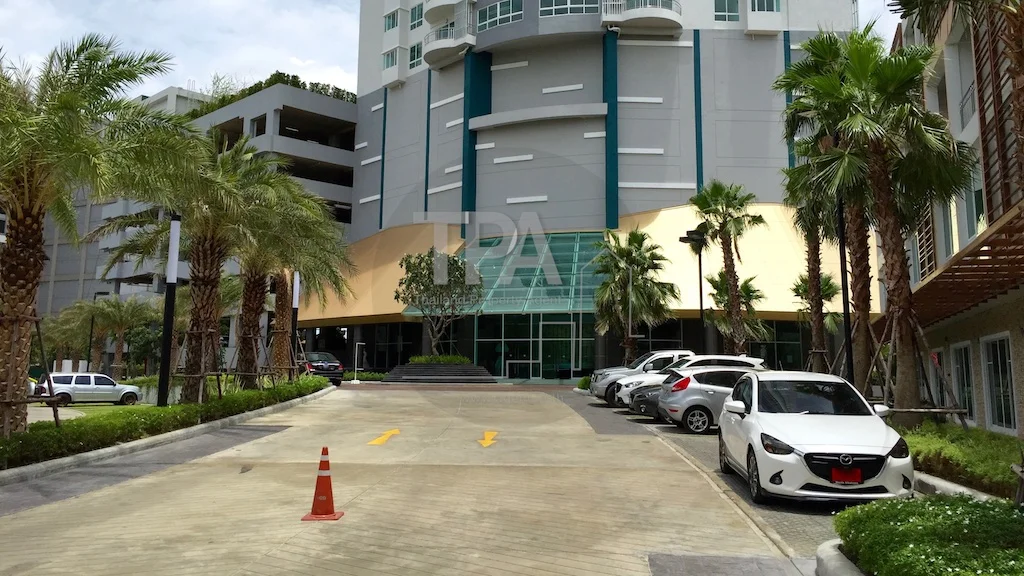 ทางเข้าอาคาร