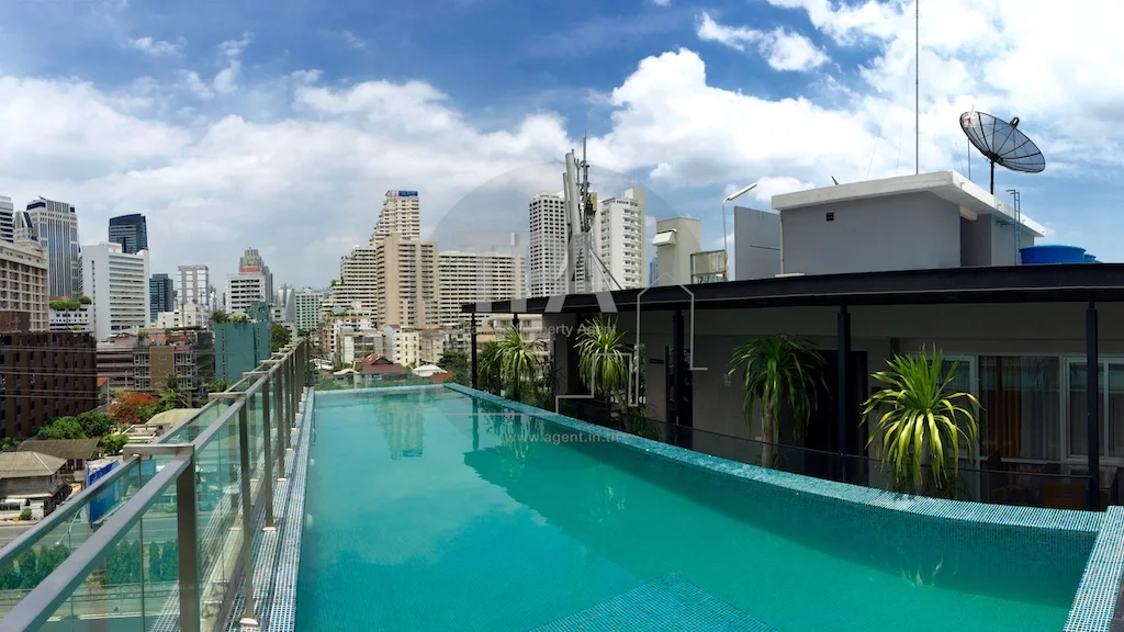 สระว่ายน้ำ