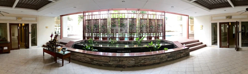 ทางเข้าอาคาร