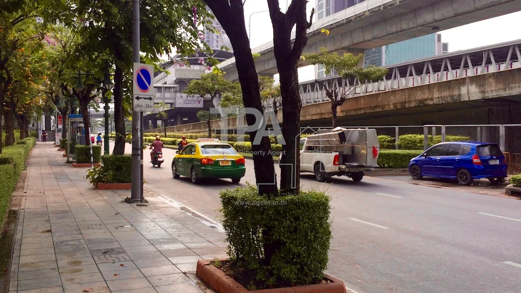 เพียง 50 เมตร จาก BTS วงเวียนใหญ่