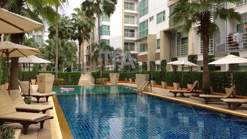 สระว่ายน้ำ