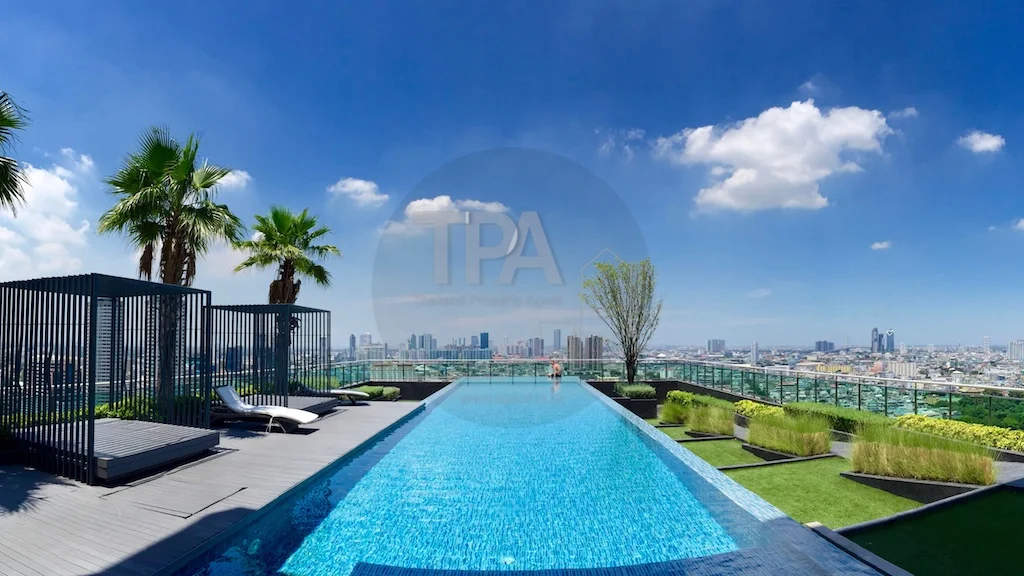 สระว่ายน้ำ