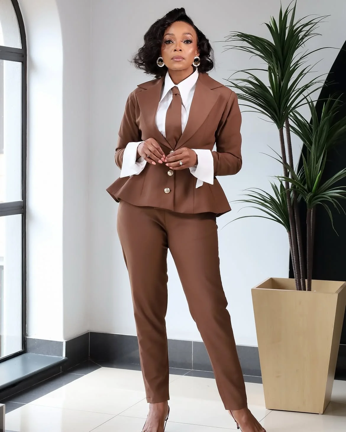 Tailored to turn heads and cinched to perfection. Who knew a suit could serve this much style 👌.jpg