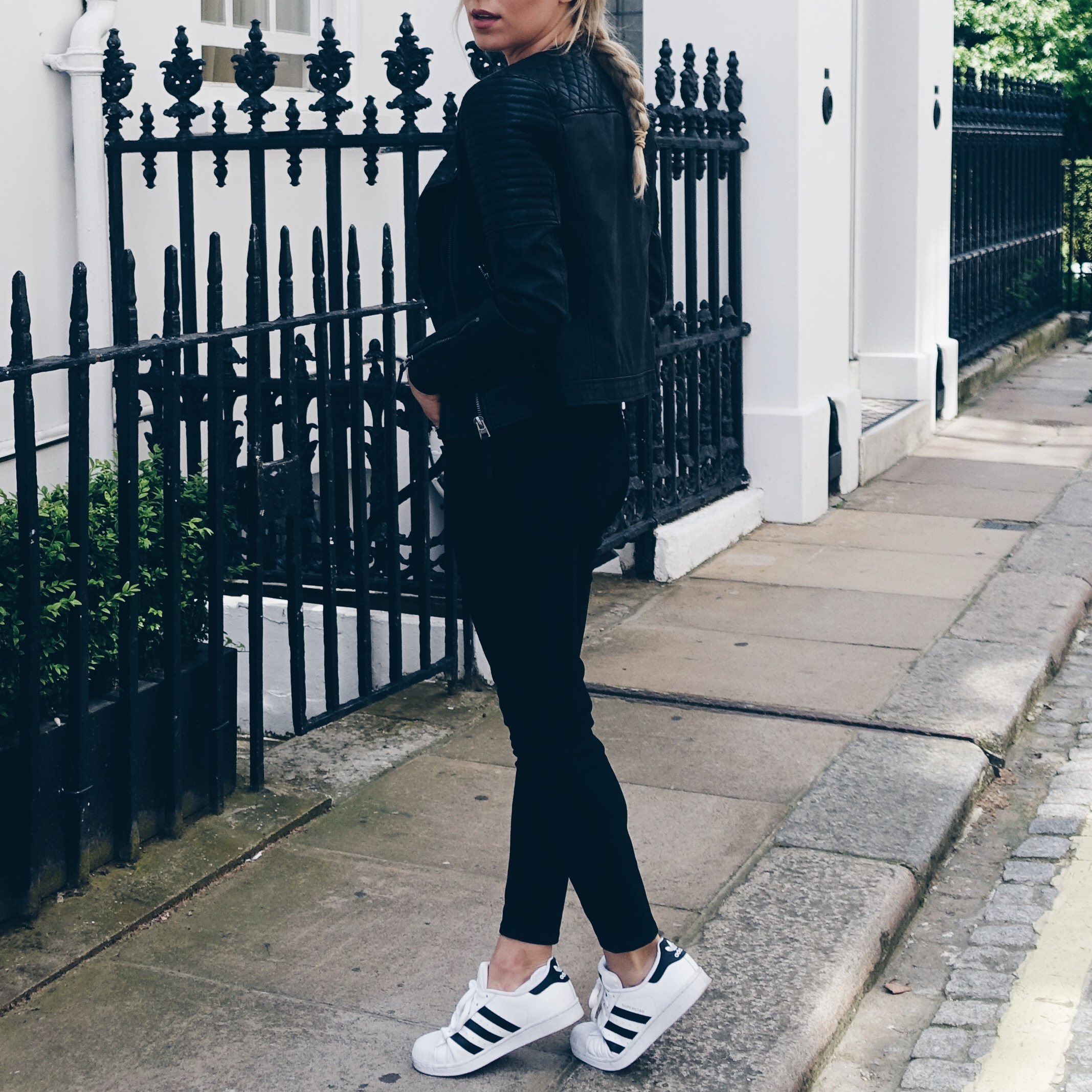 ADIDAS ORIGINALS AND TRAVELLING STYLE — THE BLONDE AVENUE