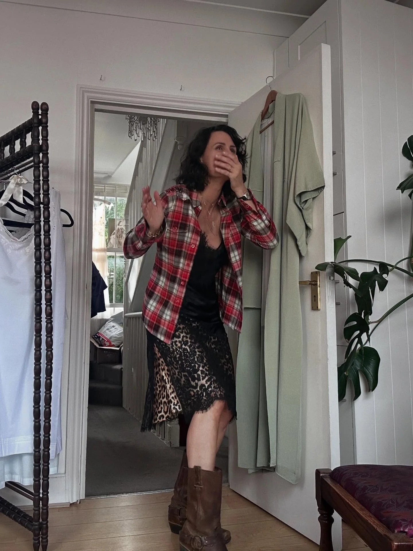 Here I am planning a substack post for the next magical event in the boudoir on THURSDAY 30th OCTOBER with the gorgeous @extraordinarymagicbylauralei 
I know I should sit at my laptop and type away but I just can’t, laughable I know ! BUT &hell