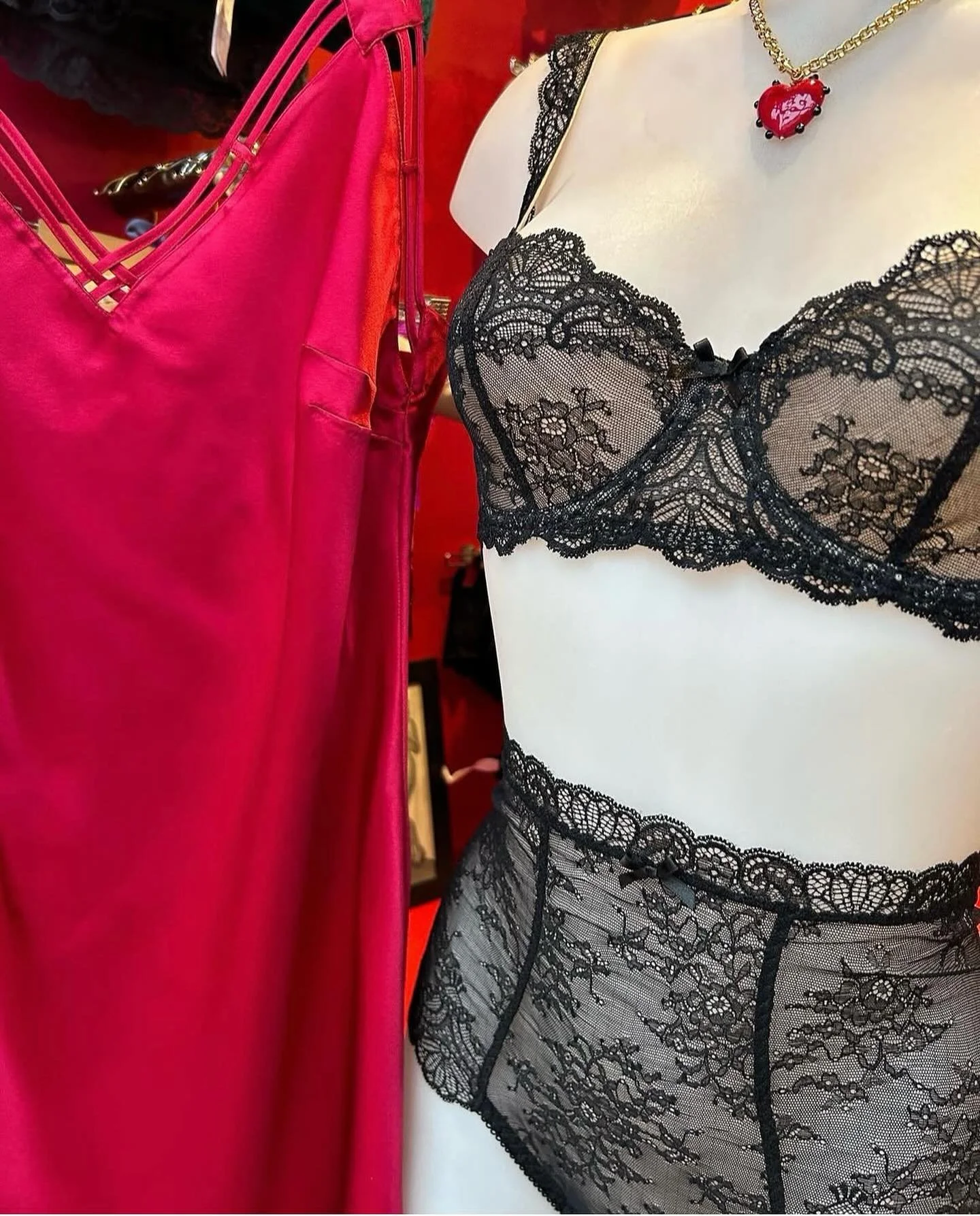 I can’t tell you how much I LOVE this powerful classic black lace set. The most practical yet s3xy bra ever! and although a half cup aka balcony, balconette., she is very supportive (when fitted correctly obvs) and offers an amazing shape due t