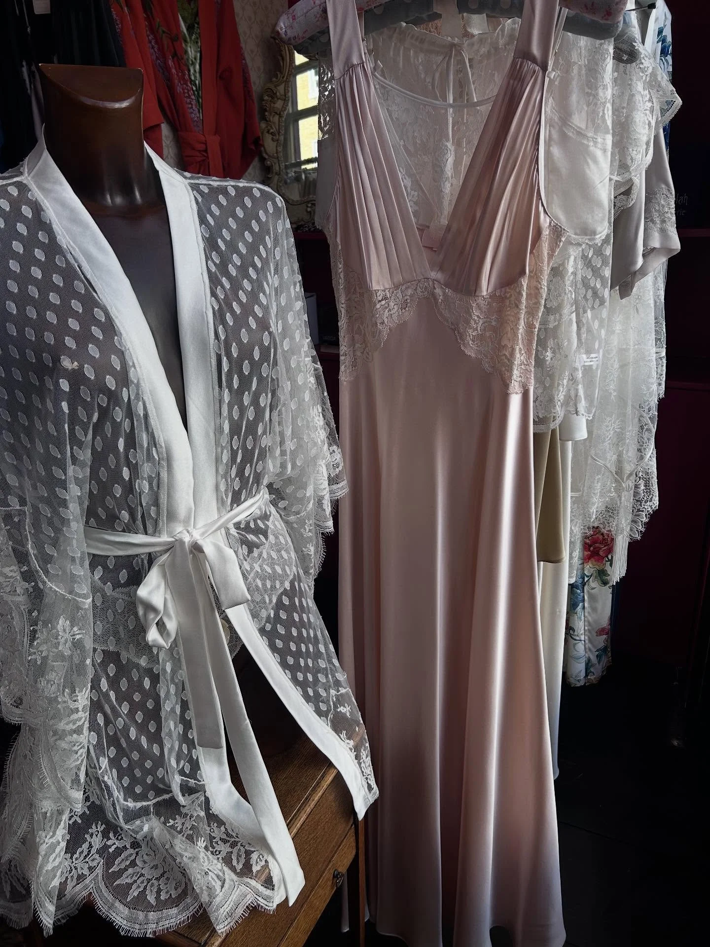 I do love a creamy gelato silk, lace and pearl  Iingerie palette 🍨 and just look at the Christine silk rose quartz gown made especially for you loves 💘
I hear putting a track to the post ‘helps’ the algorithm - well this track is spot o