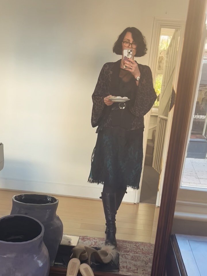 It&rsquo;sssssss Timeeeeee 🎄
Mince pies are out and the boudoir door is open for no appts, open 11-5 today.
Plenty of #underwearasouterwear ideas for you to wear to parties or crisp Christmas morning walks. Warm and comfortable - no waistband diggin