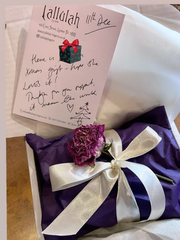 Just a reminder of the special personal shopping service on offer at Tallulah 💜 
1- Your Santa emails me
2- I reply with some dodgy iPhone photos I snap in between irl visitors, really keeping it real- of the the styles I think you will LOVE (all fr