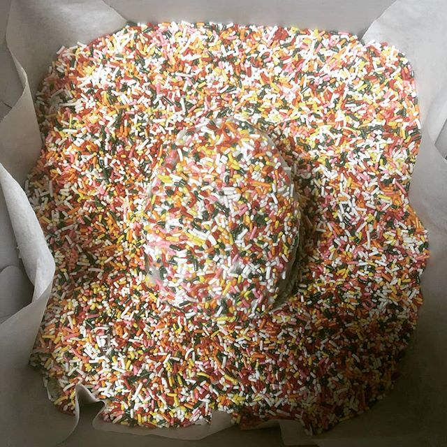 Can you find the Easter egg (jelly donut)? 😍😲