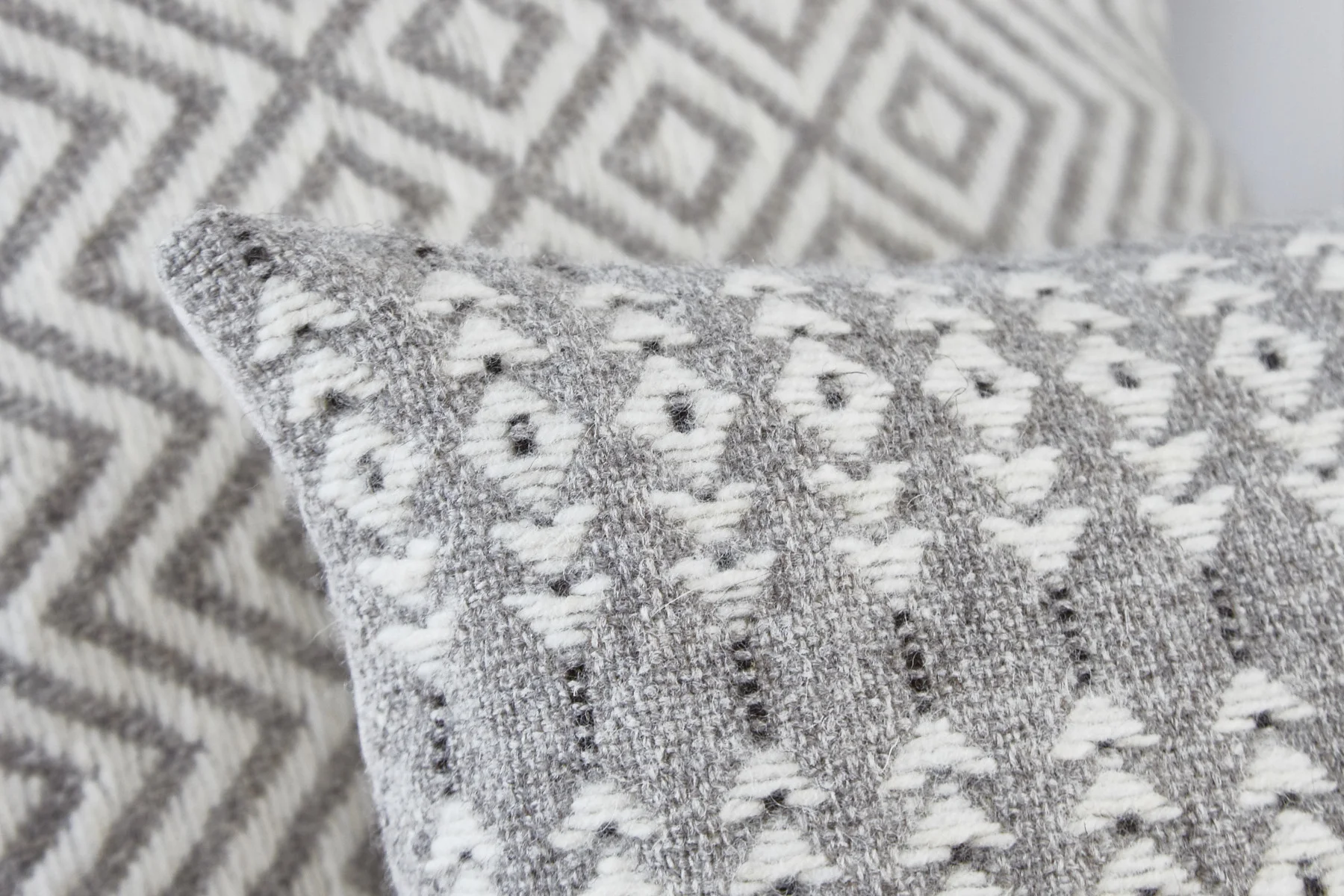 Arrow handwoven woollen cushion cover