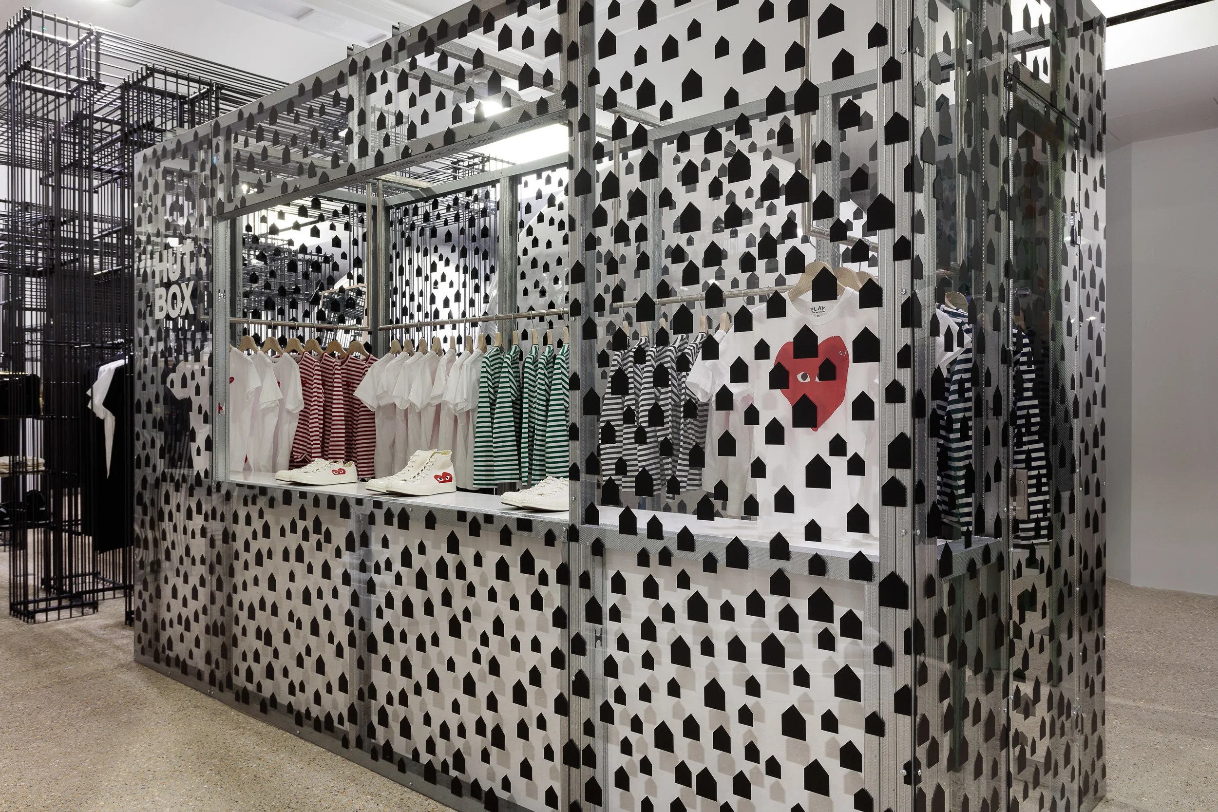 도버 스트릿 마켓 1F