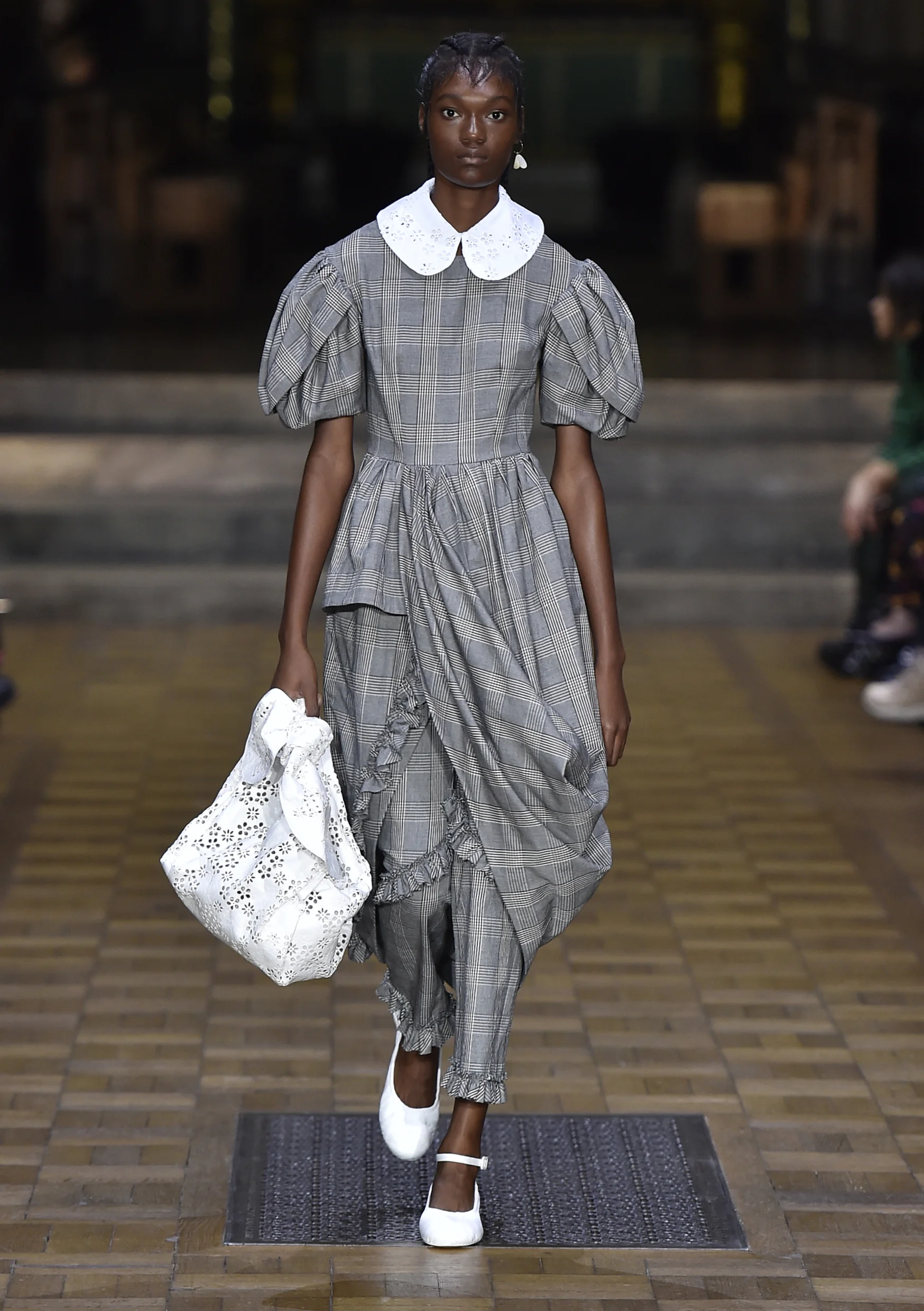 SIMONE ROCHA SS17 COLLECTION 시몬 로샤 제공