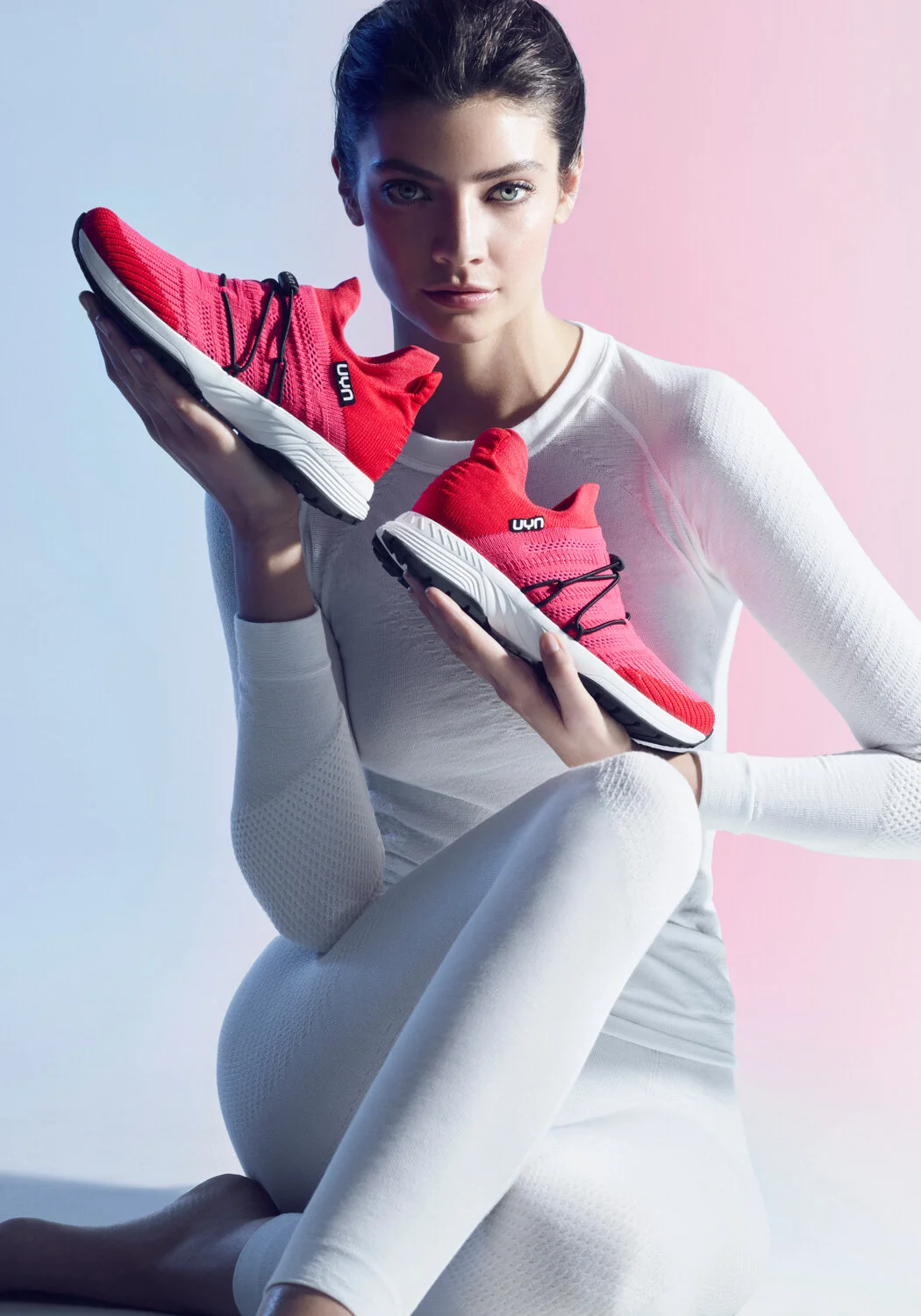 UYN-Sports-DAVILLA-Shoes-pink.jpg
