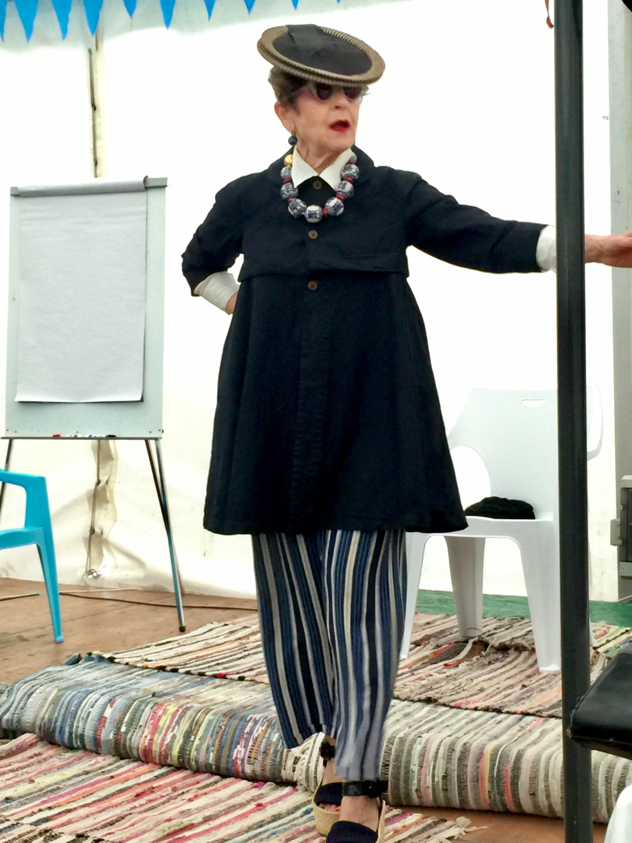 Tziporah Salamon running a style workshop