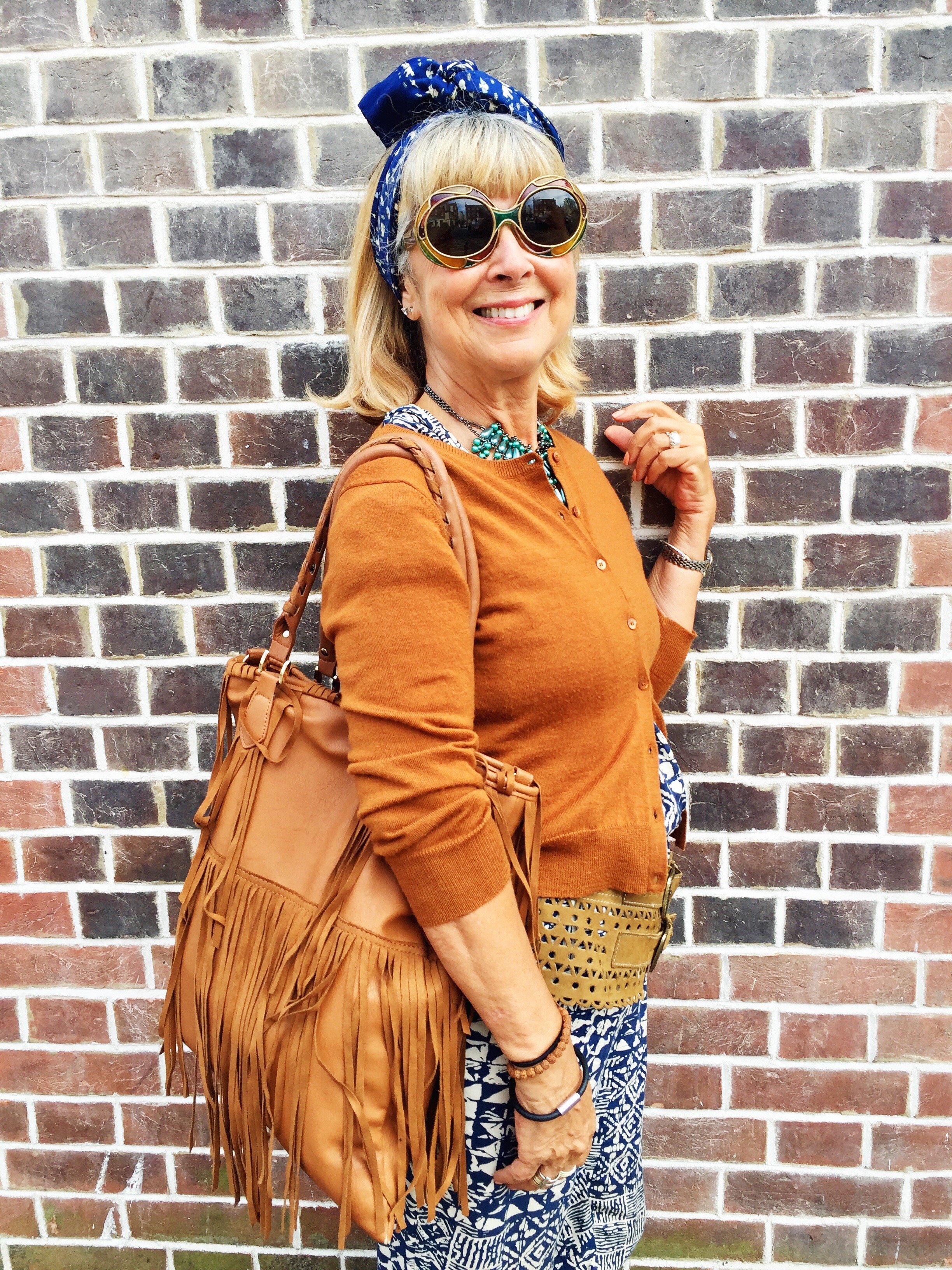 Vintage sunnies, necklace & a cropped cardi to take you from summer to autumn or spring into summer.