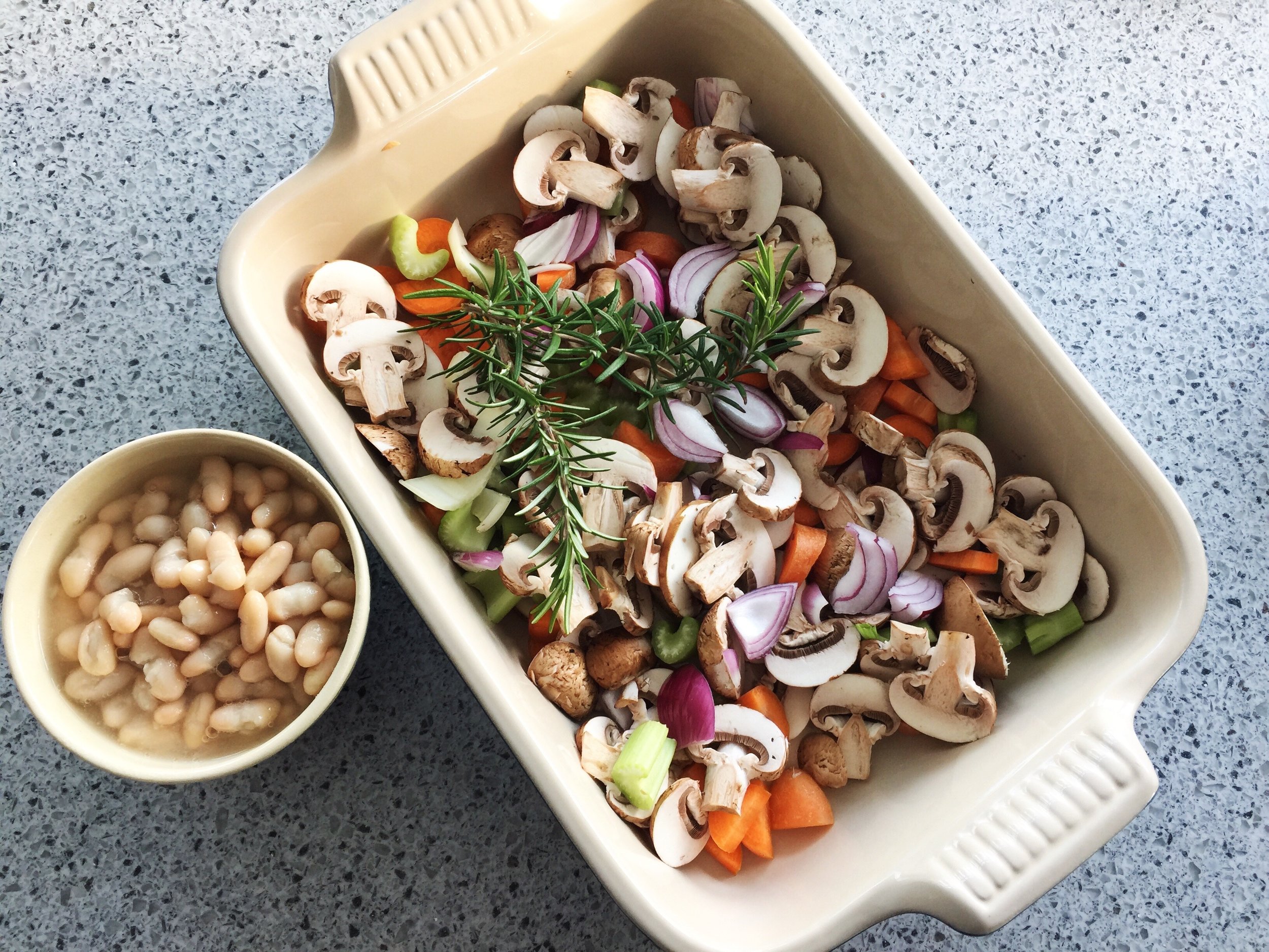 ALL THE VEG & BEANS THAT GO INTO THE VEGETARIAN OPTION OF THIS SHEPHERDS PIE RECIPE.