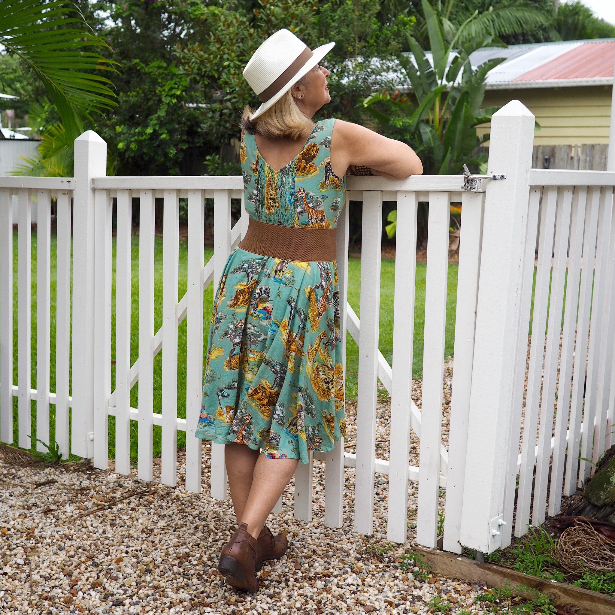 Love the back of this cotton dress.