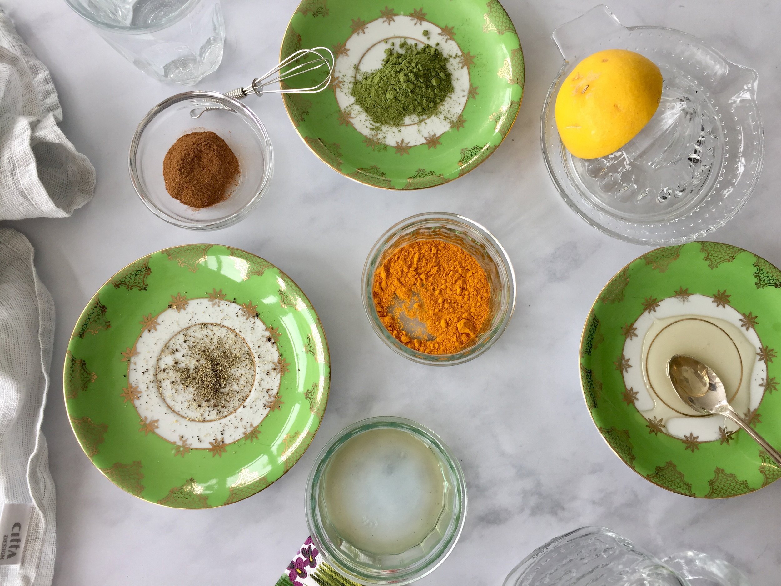 Ingredients for turmeric tea.