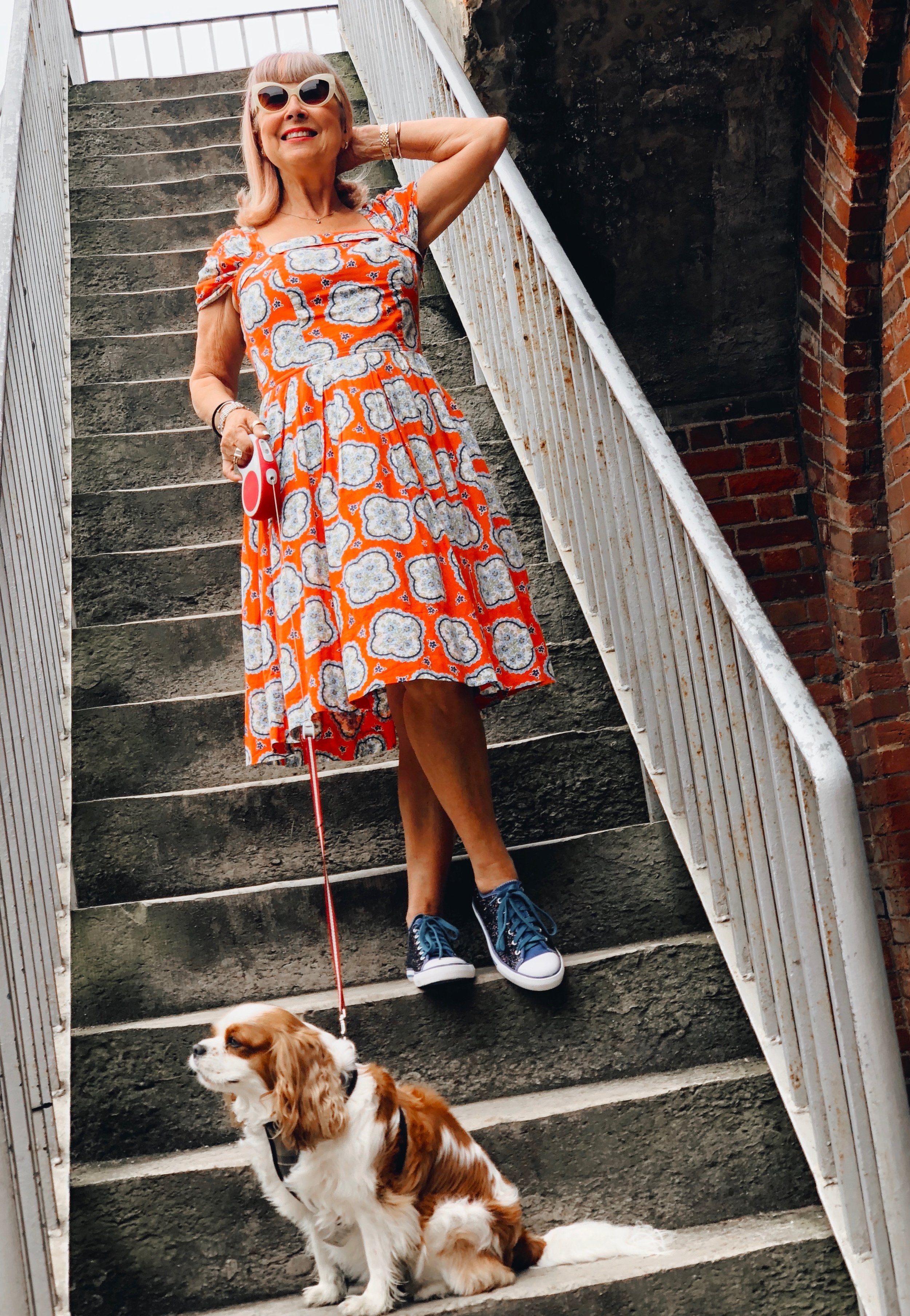Vintage style dress with sneakers
