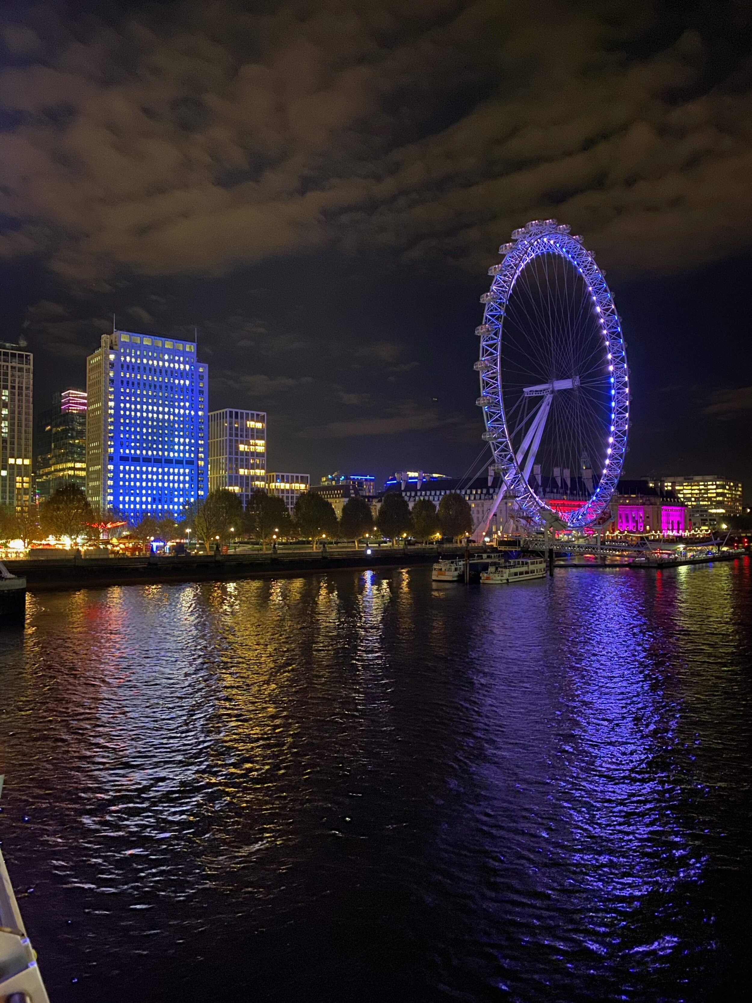 London's river skyline on a dry night!
