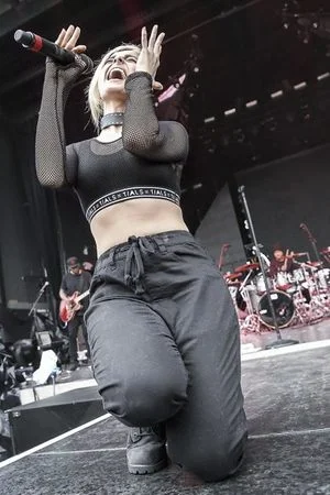 Bebe Rexha Takes the Stage!