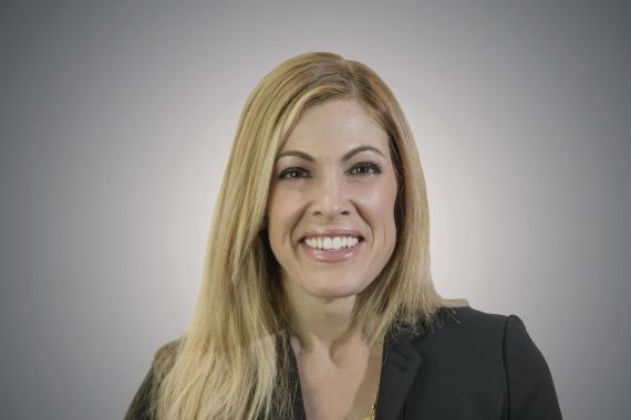 ⭐⭐⭐⭐ Headshots “Easy and efficient experience! — Our session was efficient and the finished photos were great! Harry was very easy to talk with.” —Cathy N