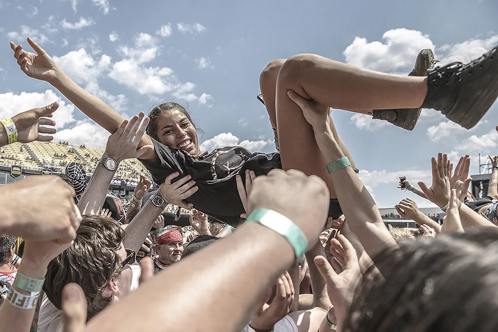Crowd surfing.jpg