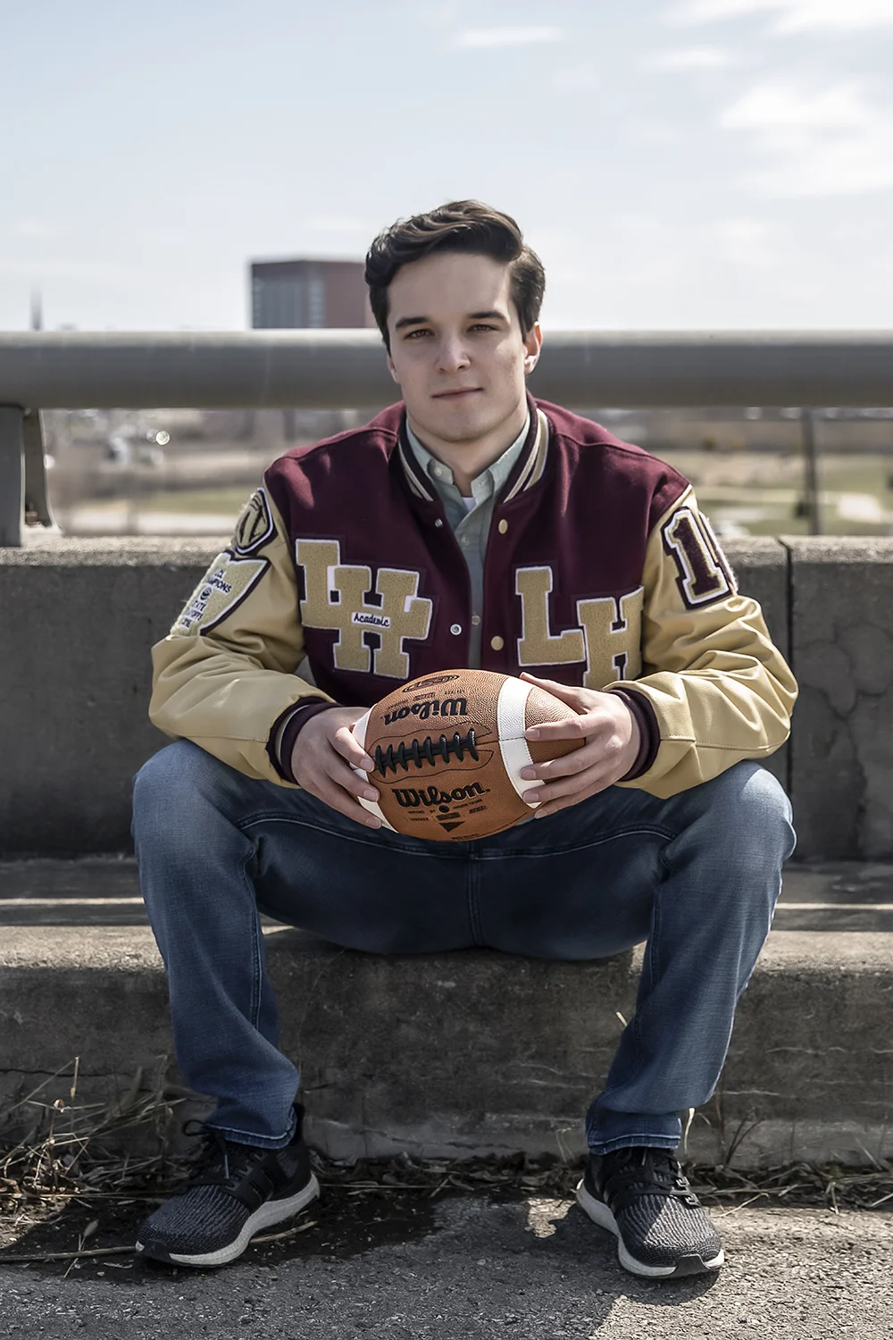 Columbus-Downtown-Overpass-Senior-Portraits-Football-Player-Harry-Acosta-Photography.jpg