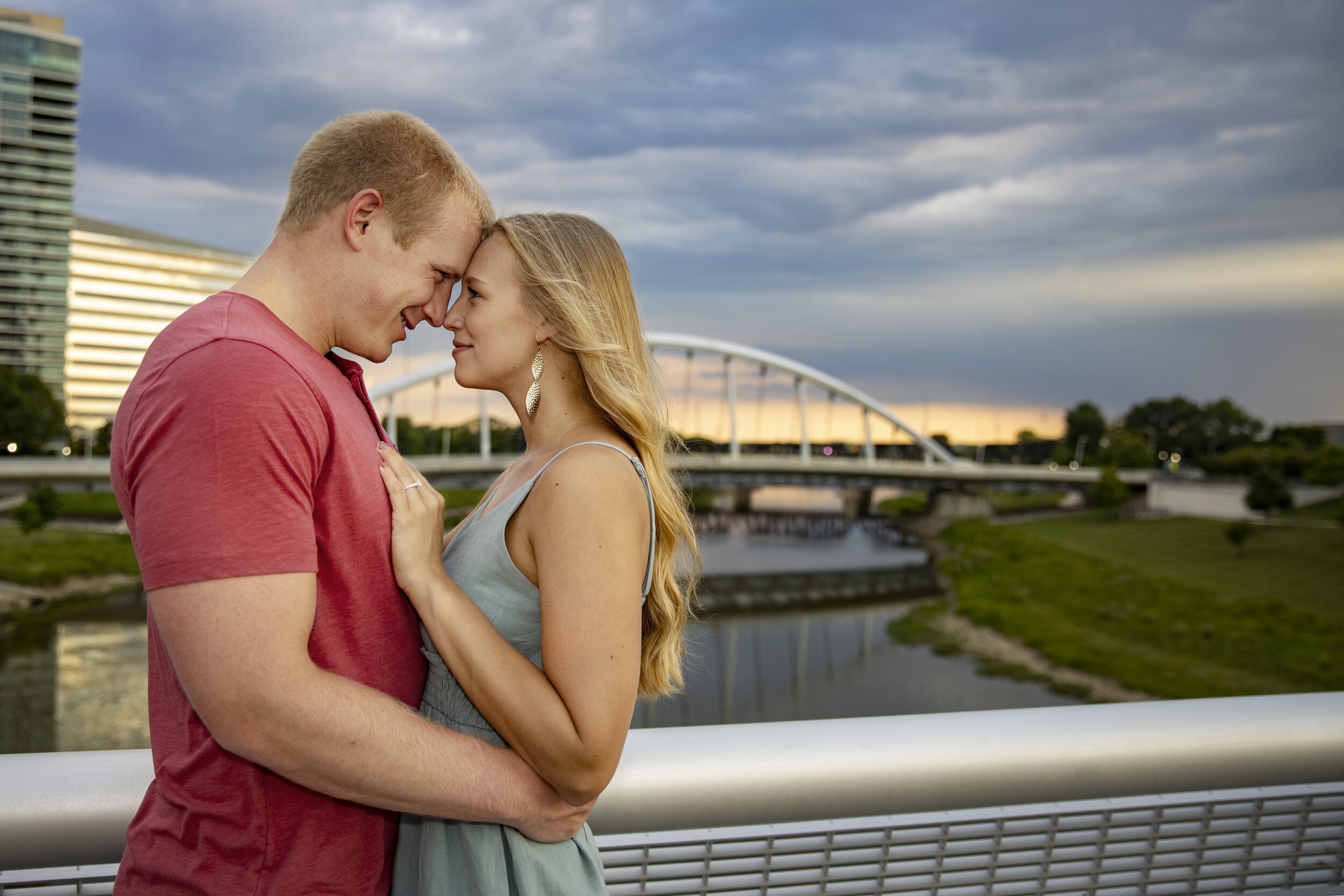 Mary-Adam-Engagement-portraits-Scioto-Mile-Columbus-Ohio-Harry-Acosta-Photography-2-of-4.jpg