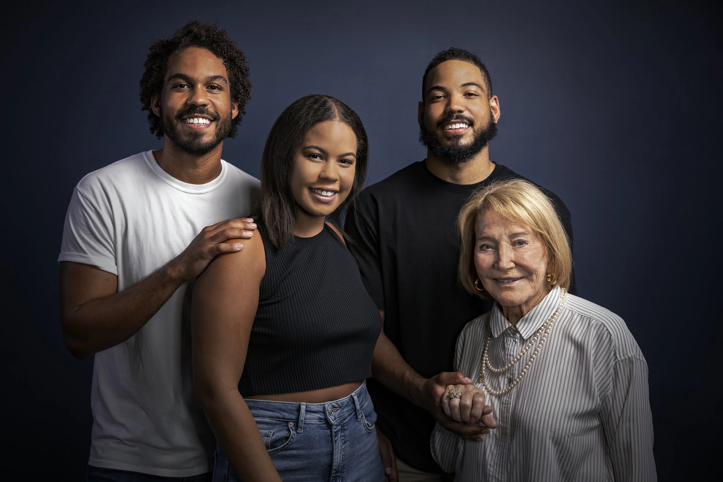 Studio-Family-Portraits-Columbus-Ohio-Harry-Acosta-Photography.jpg