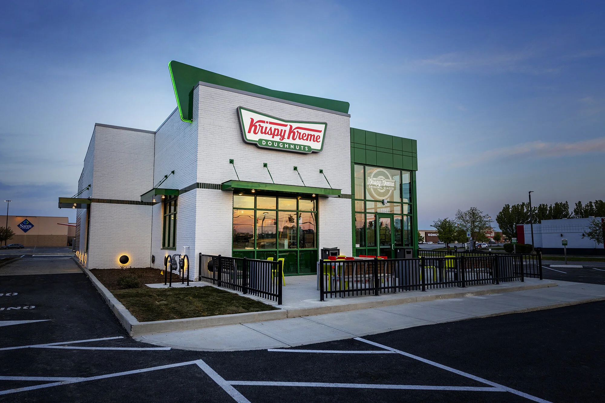Krisy-Kreme-Commercial-Real-Estate-Ohio-Harry-Acosta-Photography.jpg