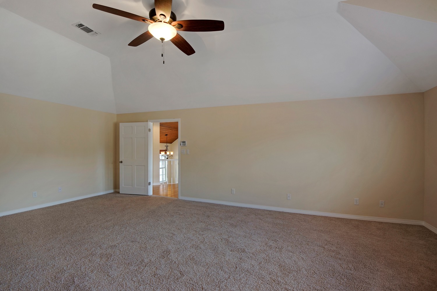 uber realty 342 bunker hill_20150130_163.jpeg