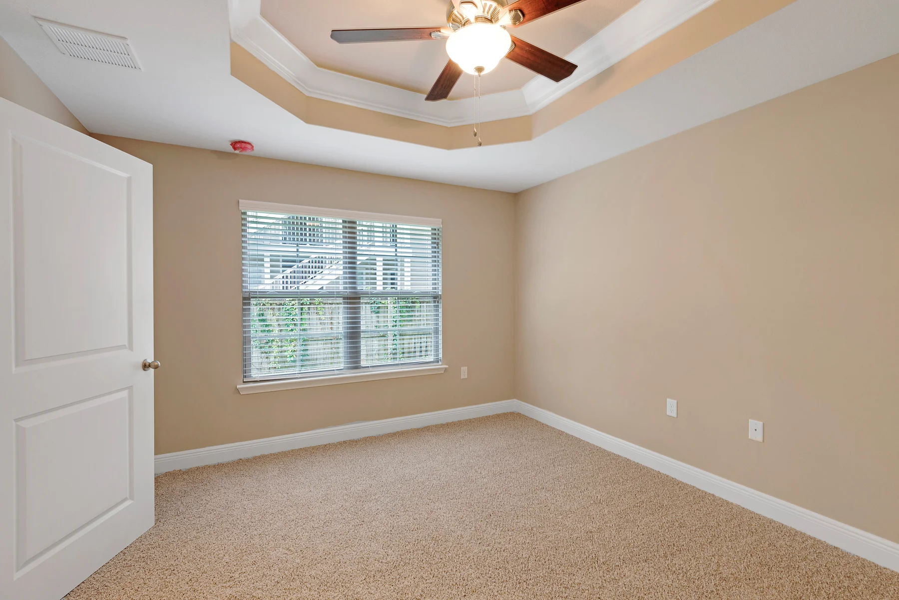 Uber Realty 208 Pine_20150721_071.jpg