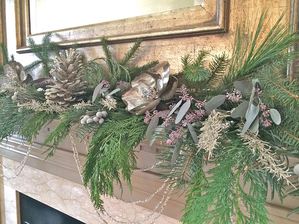 christmas holiday mantel.jpg