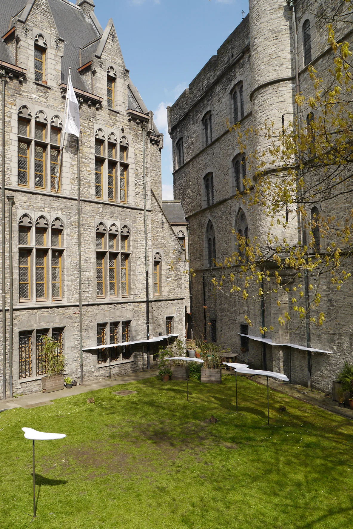 Waiting for the other shoe to drop 2017 approximately 30 x 26 x 1,7 m wood, metal, polyester, PE garden of Gerard the Devil's castle in Ghent, Belgium