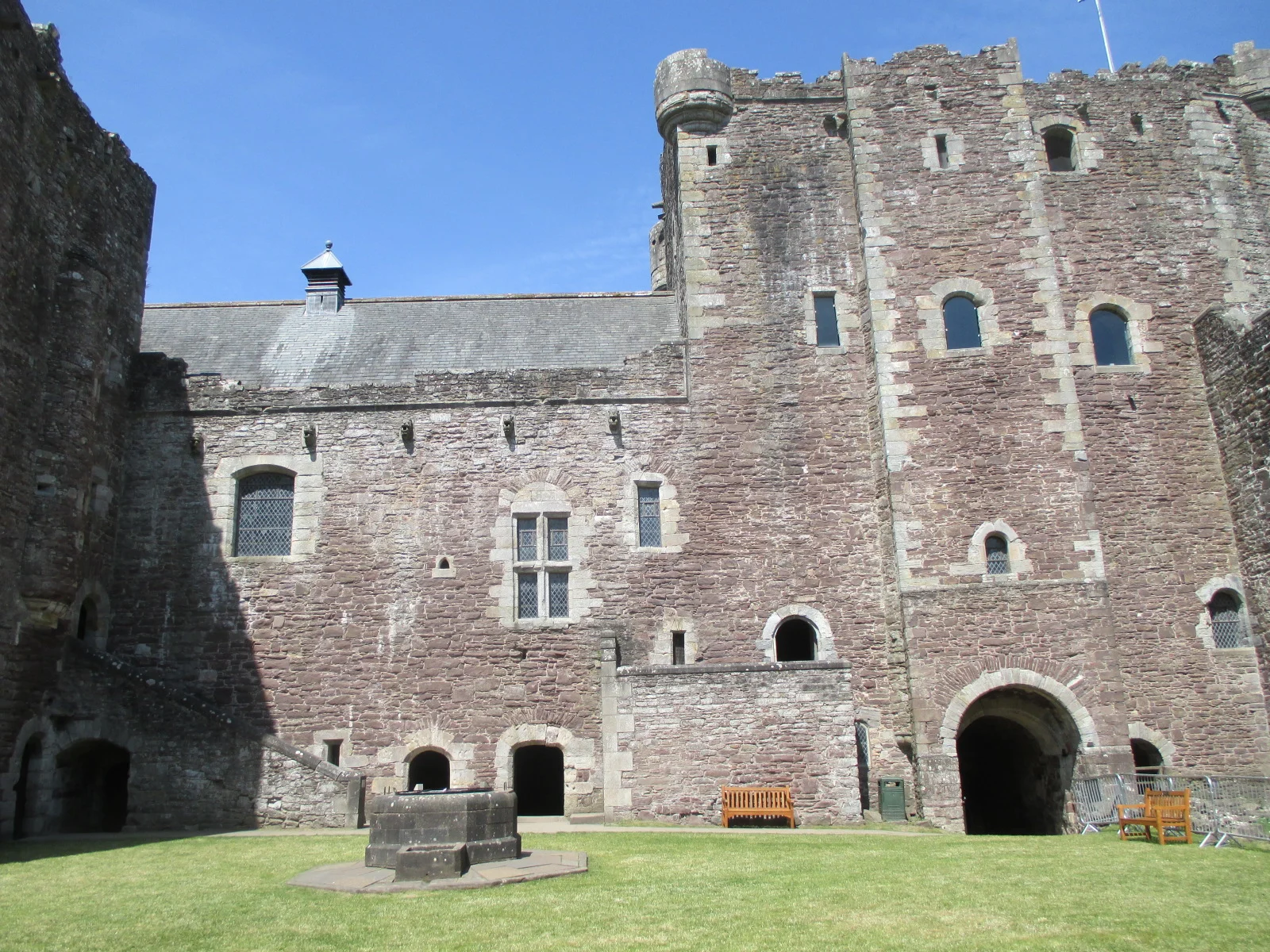 WHERE IN SCOTLAND IS OUTLANDER FILMED?