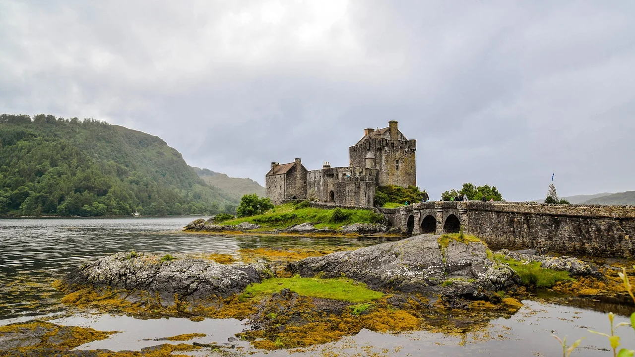 Eilean-donan-castle-visit.jpg