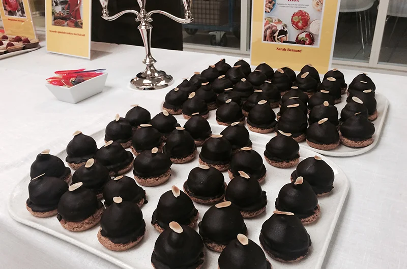 Svigemors oppskrift på lavFODMAP Sarah Bernhardt som er både laktosefri og glutenfri finner du i LavFODMAP - Magevennlig mat.